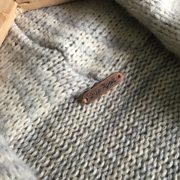 FREE PEOPLE WOOL BLEND LONG SEMI-ADJUSTED KNIT CARDIGAN, APPROX SIZE MED/LARGE - Picture 6 of 16